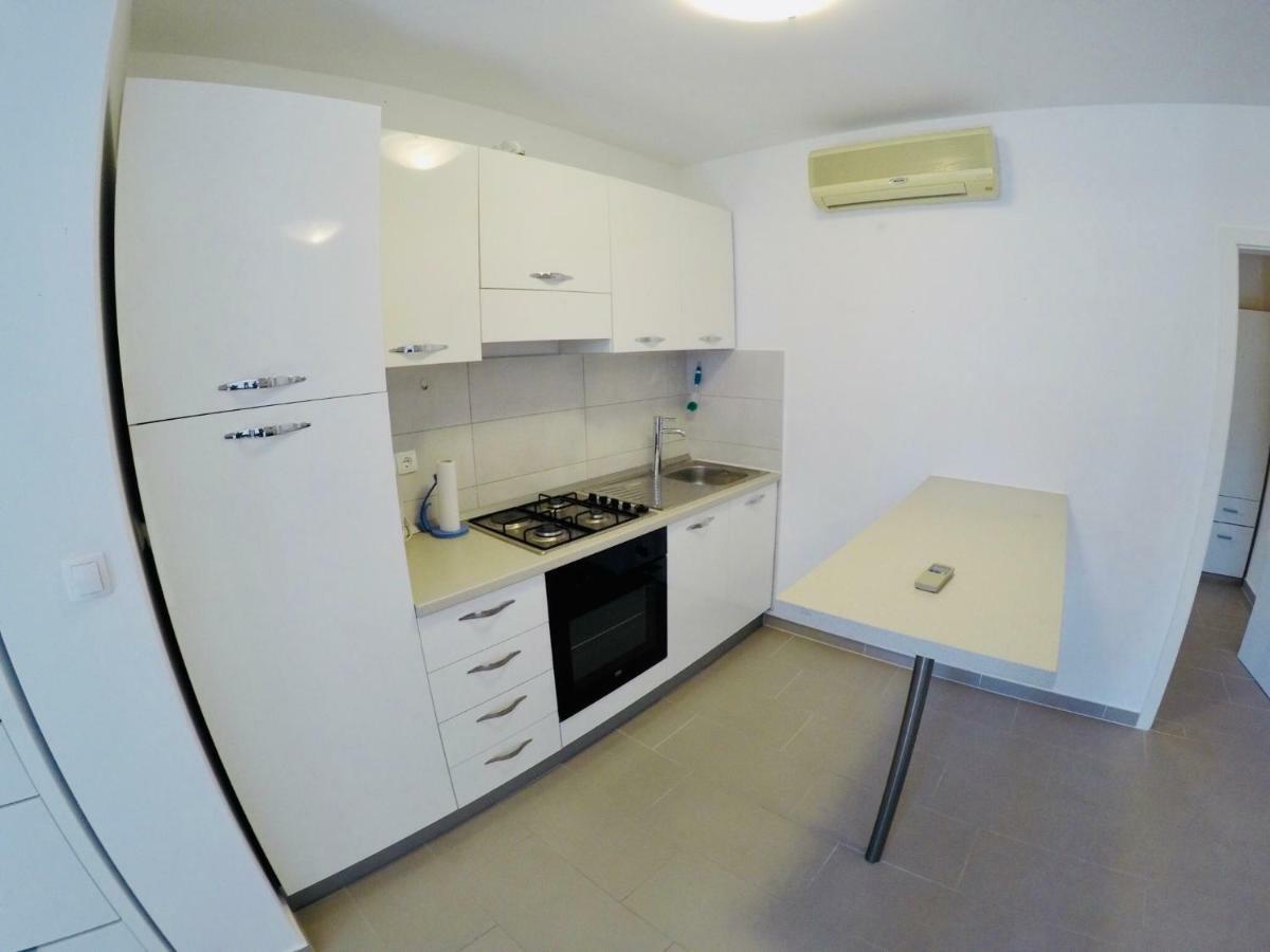 Apartments Lopac Jadranovo Exterior photo